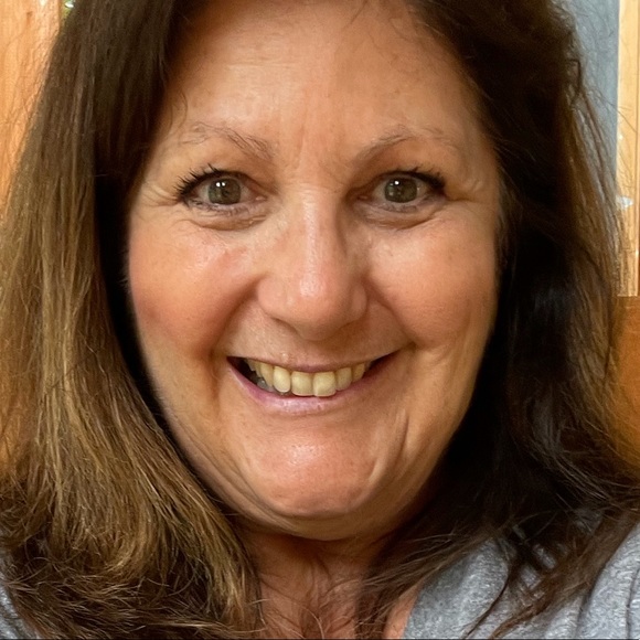 Meet your Posher, Karen - Picture 1 of 1